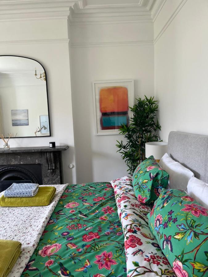 Elegant Bloomsbury Apartment In Tunbridge Wells Esterno foto