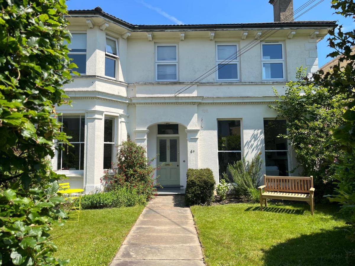 Elegant Bloomsbury Apartment In Tunbridge Wells Esterno foto